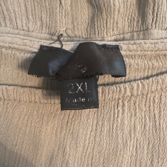 Women's Ruffled Green Top - Picture 2 of 3